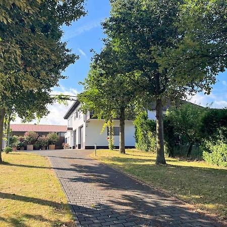 Apartment 100 Qm Im Weindorf - Balkon/Garage Aspisheim ภายนอก รูปภาพ