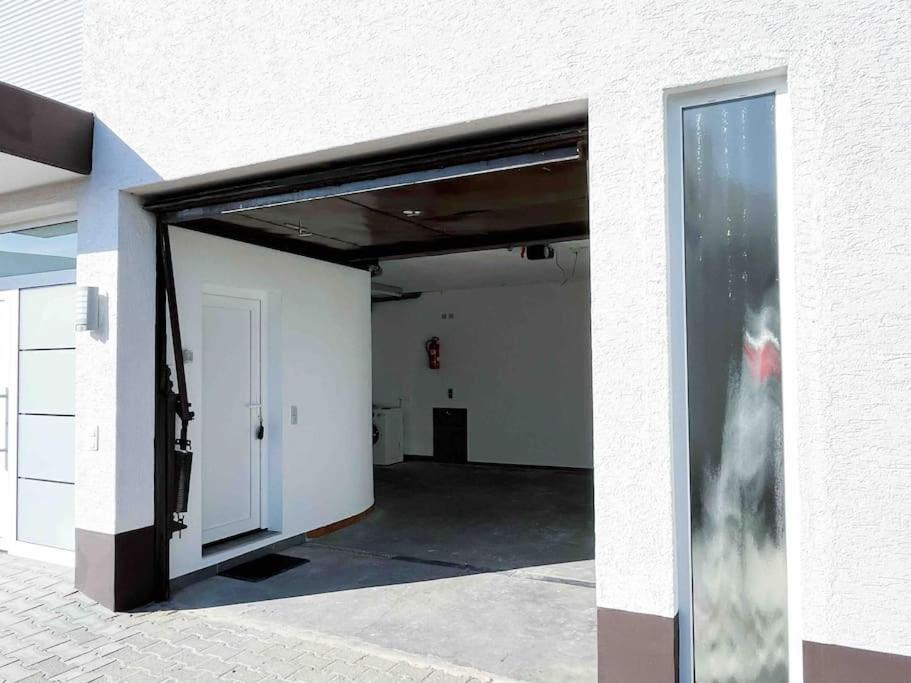 Apartment 100 Qm Im Weindorf - Balkon/Garage Aspisheim ภายนอก รูปภาพ