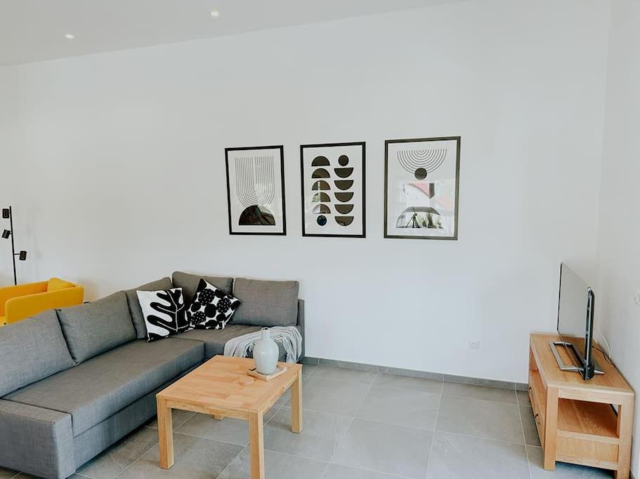 Apartment 100 Qm Im Weindorf - Balkon/Garage Aspisheim ภายนอก รูปภาพ